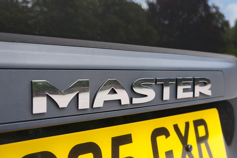 Renault dCi ENERGY 35 Start 2.3 3dr Glazed Van Automatic Diesel