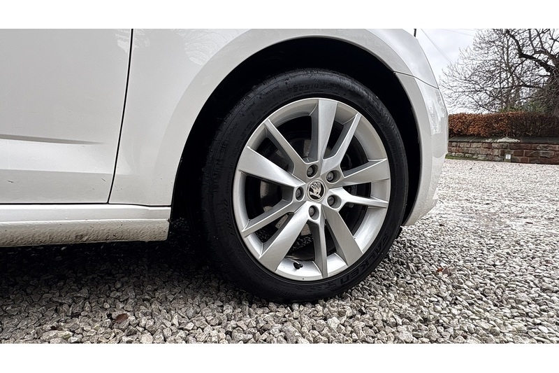 Skoda 1.6 TDI SE L Hatchback 5dr Diesel Manual Euro 6 (s/s) (115 ps)