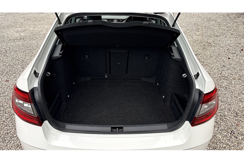 Skoda 1.6 TDI SE L Hatchback 5dr Diesel Manual Euro 6 (s/s) (115 ps)