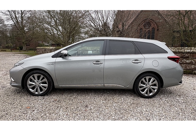 Toyota 1.8 VVT-h Excel Touring Sports 5dr Petrol Hybrid CVT Euro 6 (s/s) (136 ps)