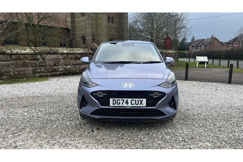 Hyundai 1.0 Premium Hatchback 5dr Petrol Auto Euro 6 (s/s) (63 ps)