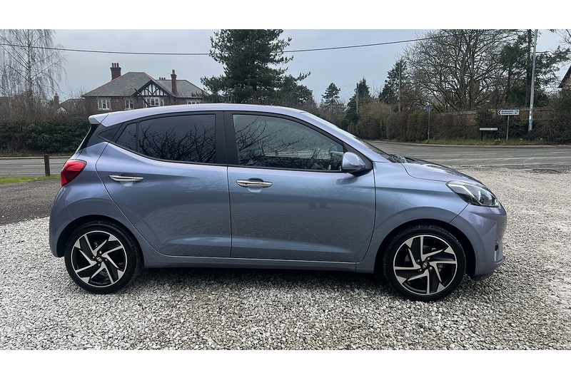 Hyundai 1.0 Premium Hatchback 5dr Petrol Auto Euro 6 (s/s) (63 ps)