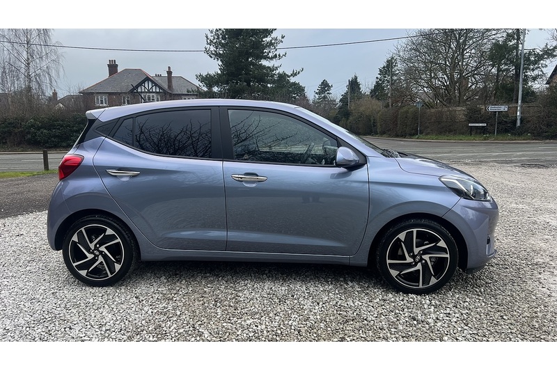Hyundai 1.0 Premium Hatchback 5dr Petrol Auto Euro 6 (s/s) (63 ps)