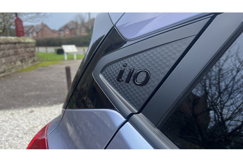 Hyundai 1.0 Premium Hatchback 5dr Petrol Auto Euro 6 (s/s) (63 ps)