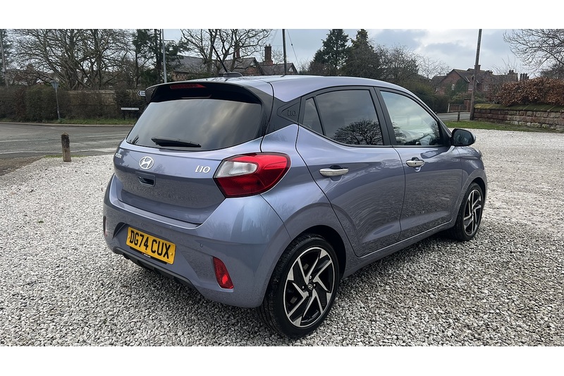 Hyundai 1.0 Premium Hatchback 5dr Petrol Auto Euro 6 (s/s) (63 ps)