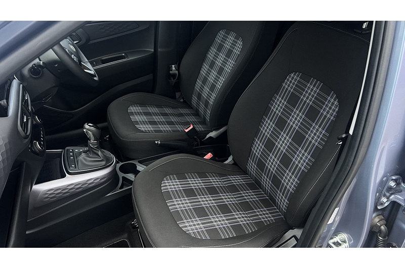 Hyundai 1.0 Premium Hatchback 5dr Petrol Auto Euro 6 (s/s) (63 ps)