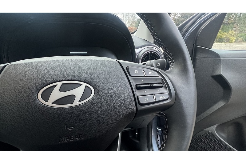 Hyundai 1.0 Premium Hatchback 5dr Petrol Auto Euro 6 (s/s) (63 ps)