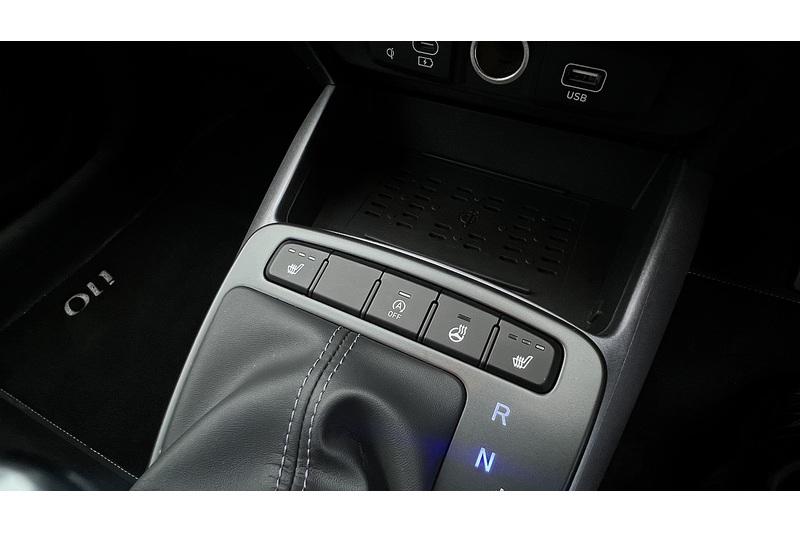 Hyundai 1.0 Premium Hatchback 5dr Petrol Auto Euro 6 (s/s) (63 ps)