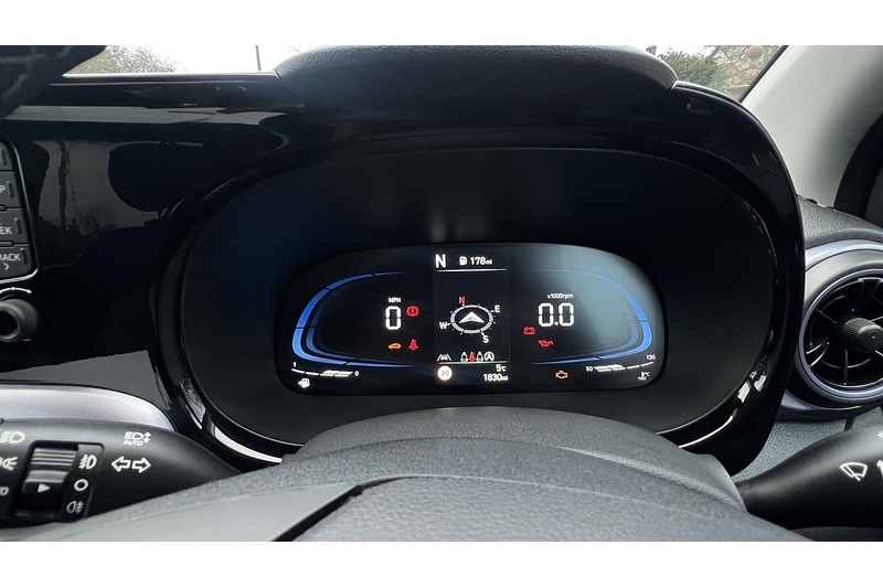 Hyundai 1.0 Premium Hatchback 5dr Petrol Auto Euro 6 (s/s) (63 ps)