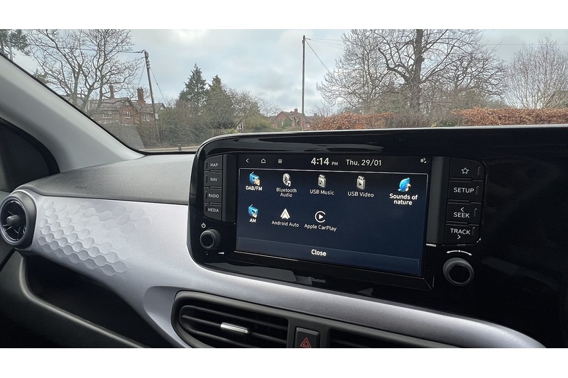 Hyundai 1.0 Premium Hatchback 5dr Petrol Auto Euro 6 (s/s) (63 ps)