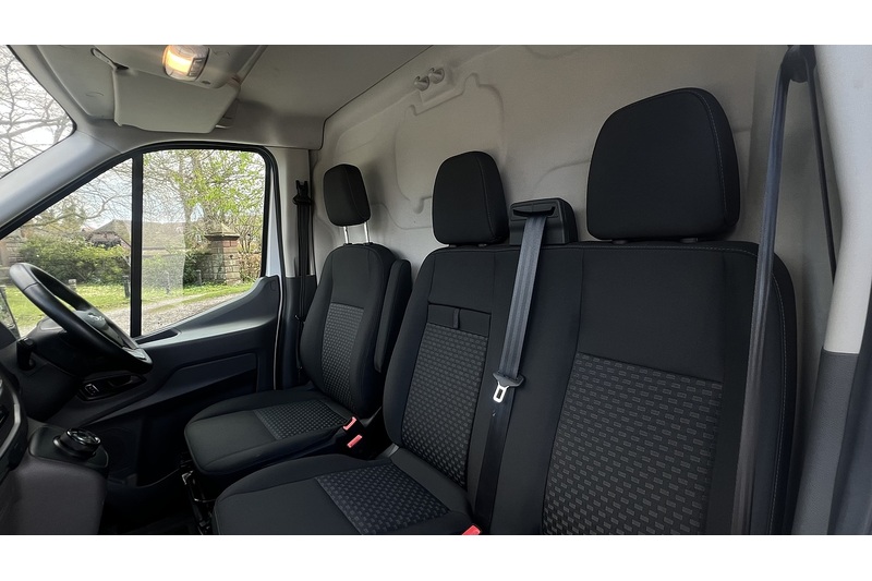 Ford 350 68kWh Trend Panel Van 5dr Electric Auto RWD L3 H2 (184 ps)