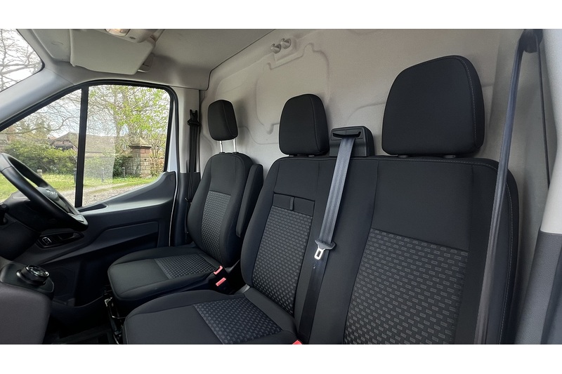 Ford 350 68kWh Trend Panel Van 5dr Electric Auto RWD L3 H2 (184 ps)