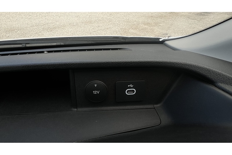 Ford 350 68kWh Trend Panel Van 5dr Electric Auto RWD L3 H2 (184 ps)