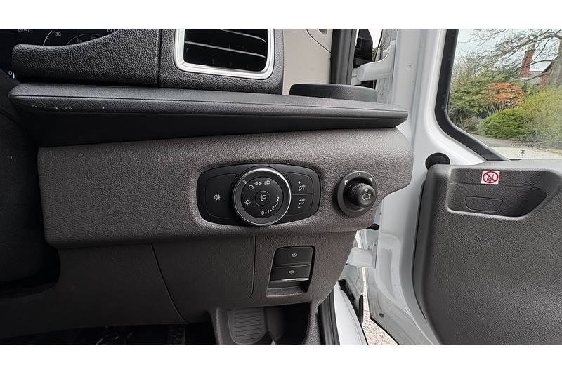 Ford 350 LEADER 0.0 4dr Panel Van AUTOMATIC ELECTRIC