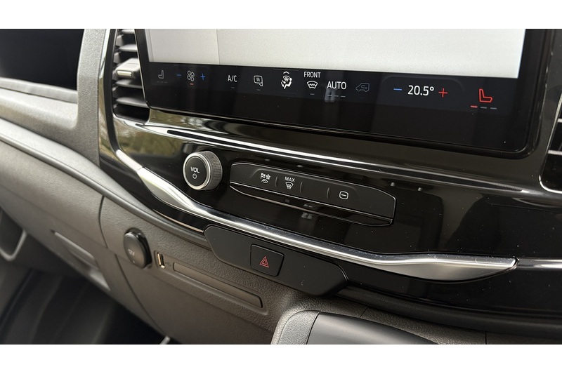 Ford 350 LEADER 0.0 4dr Panel Van AUTOMATIC ELECTRIC