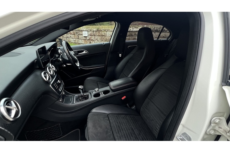 Mercedes-Benz 1.6 A160 AMG Line Hatchback 5dr Petrol Manual Euro 6 (s/s) (102 ps)