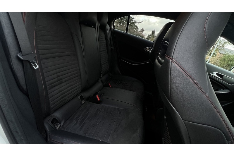 Mercedes-Benz 1.6 A160 AMG Line Hatchback 5dr Petrol Manual Euro 6 (s/s) (102 ps)
