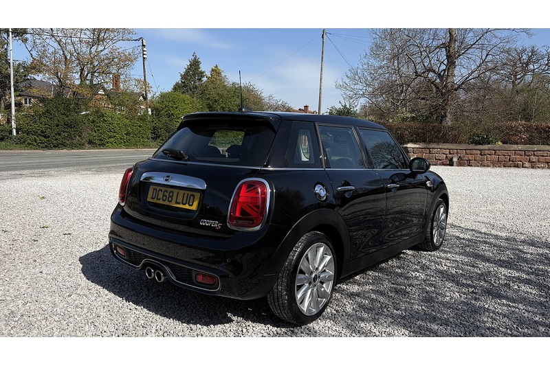 Mini Cooper S Exclusive 2.0 5dr Hatchback Automatic Petrol