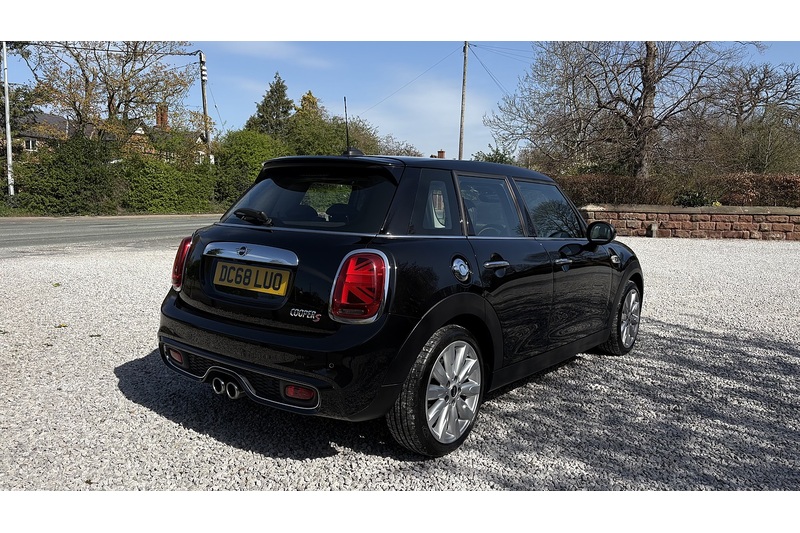 Mini Cooper S Exclusive 2.0 5dr Hatchback Automatic Petrol