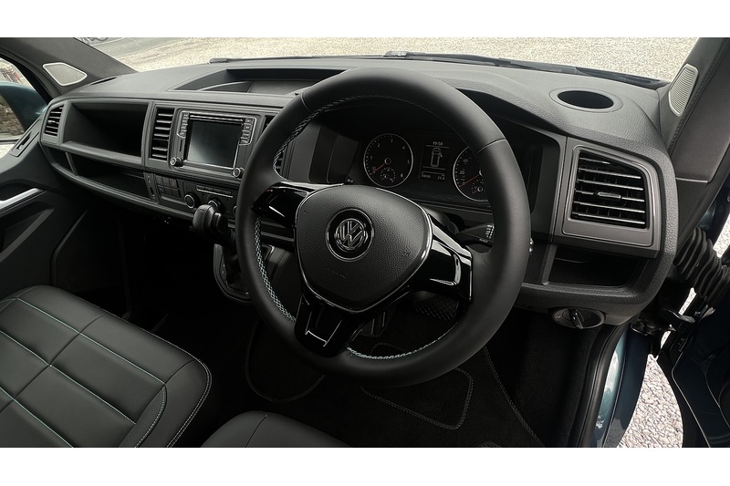 Volkswagen 2.0 TDI SE Minibus Double Cab 5dr Diesel DSG FWD LWB Euro 6 (s/s) (150 ps)