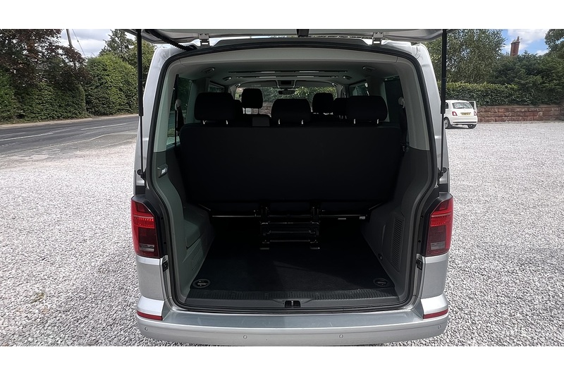 Volkswagen 2.0 TDI SE Minibus Double Cab 5dr Diesel DSG SWB Euro 6 (s/s) (150 ps)