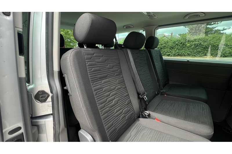 Volkswagen 2.0 TDI SE Minibus Double Cab 5dr Diesel DSG SWB Euro 6 (s/s) (150 ps)