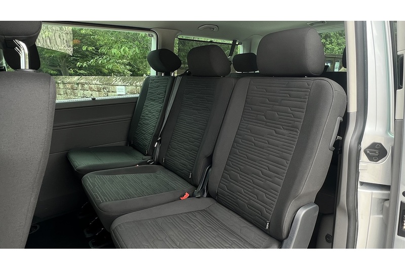 Volkswagen 2.0 TDI SE Minibus Double Cab 5dr Diesel DSG SWB Euro 6 (s/s) (150 ps)