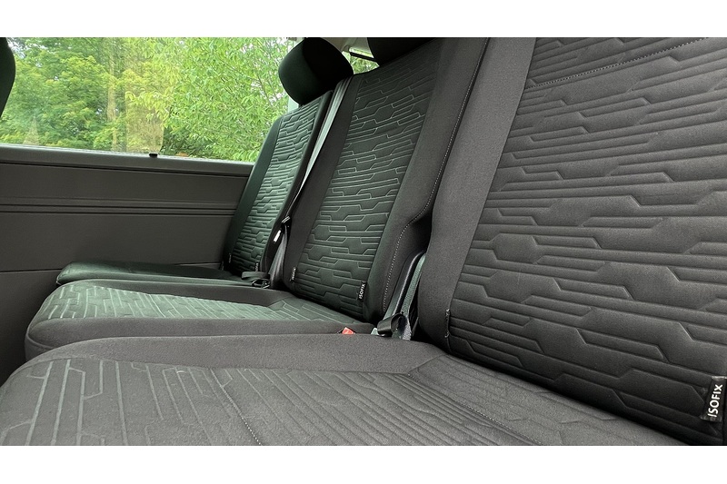 Volkswagen 2.0 TDI SE Minibus Double Cab 5dr Diesel DSG SWB Euro 6 (s/s) (150 ps)