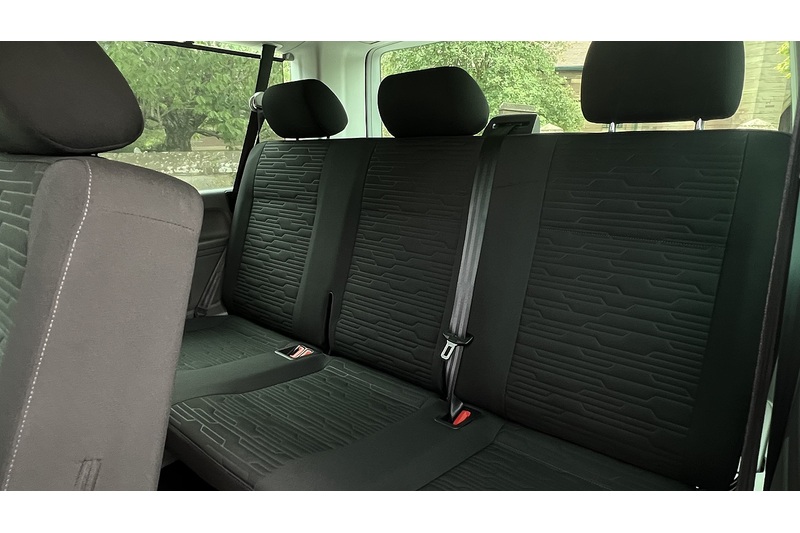 Volkswagen 2.0 TDI SE Minibus Double Cab 5dr Diesel DSG SWB Euro 6 (s/s) (150 ps)