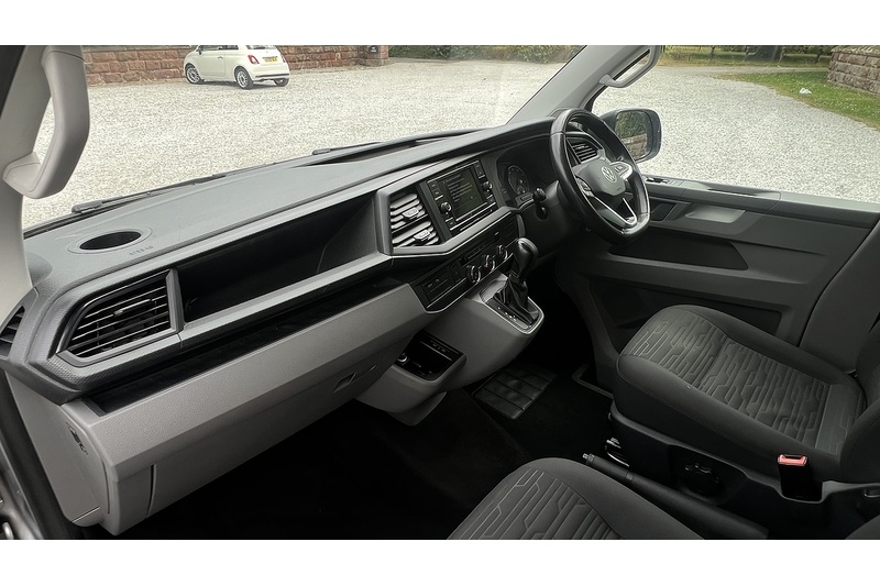 Volkswagen 2.0 TDI SE Minibus Double Cab 5dr Diesel DSG SWB Euro 6 (s/s) (150 ps)