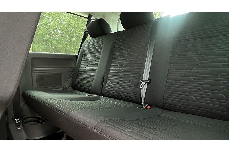 Volkswagen 2.0 TDI SE Minibus Double Cab 5dr Diesel DSG SWB Euro 6 (s/s) (150 ps)