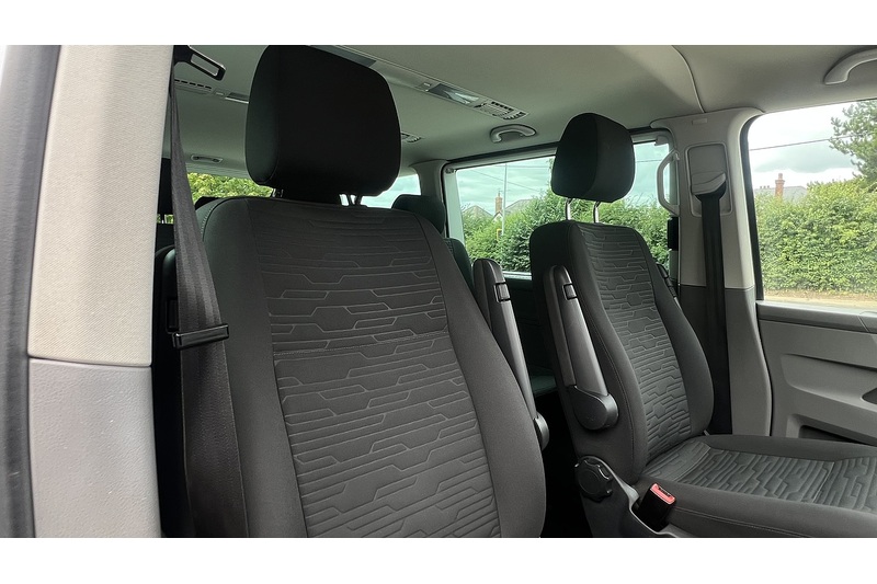 Volkswagen 2.0 TDI SE Minibus Double Cab 5dr Diesel DSG SWB Euro 6 (s/s) (150 ps)