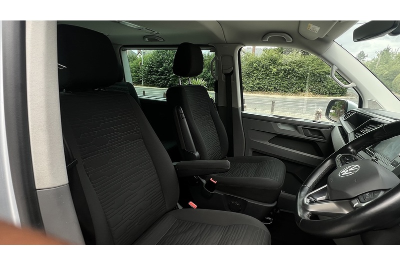 Volkswagen 2.0 TDI SE Minibus Double Cab 5dr Diesel DSG SWB Euro 6 (s/s) (150 ps)