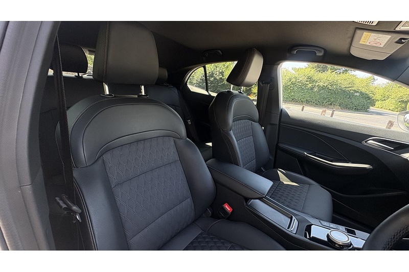 MG 1.5 Hybrid+ Trophy Hatchback 5dr Petrol Hybrid Auto Euro 6 (s/s) (194 ps)