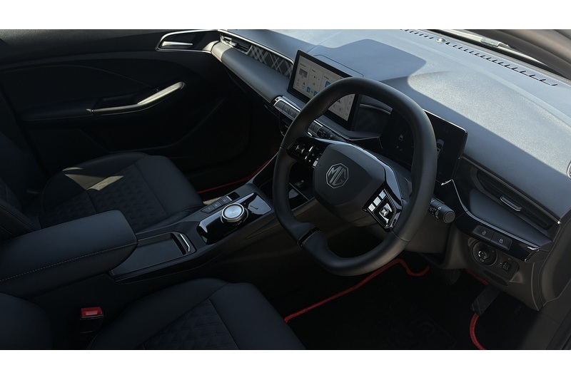 MG 1.5 Hybrid+ Trophy Hatchback 5dr Petrol Hybrid Auto Euro 6 (s/s) (194 ps)
