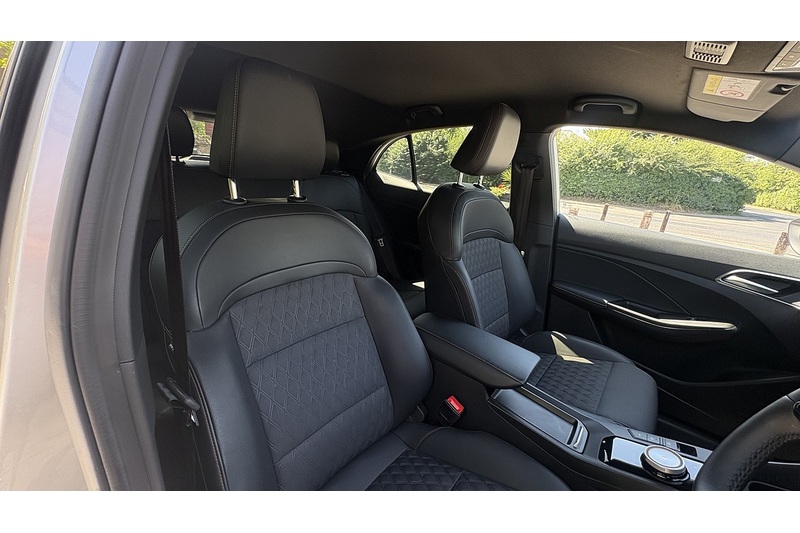 MG 1.5 Hybrid+ Trophy Hatchback 5dr Petrol Hybrid Auto Euro 6 (s/s) (194 ps)