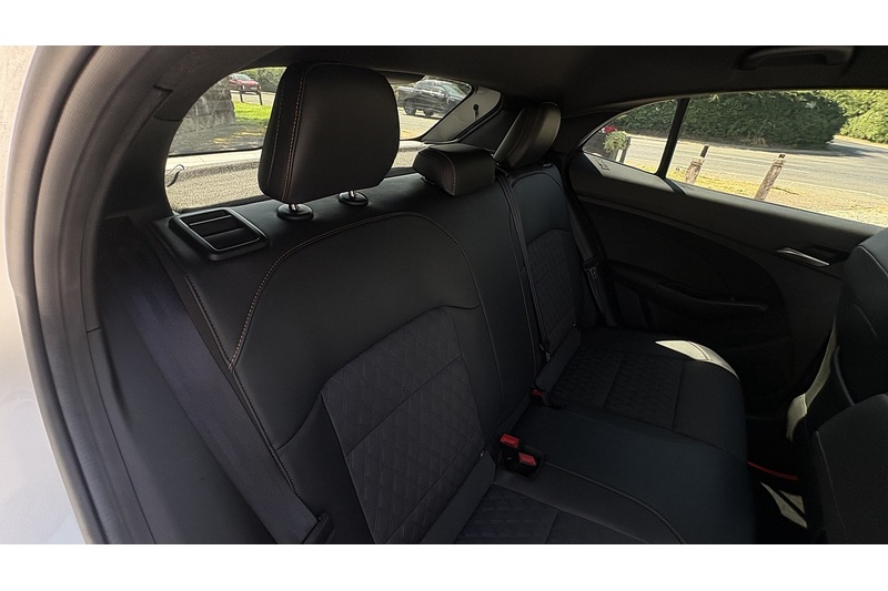 MG 1.5 Hybrid+ Trophy Hatchback 5dr Petrol Hybrid Auto Euro 6 (s/s) (194 ps)