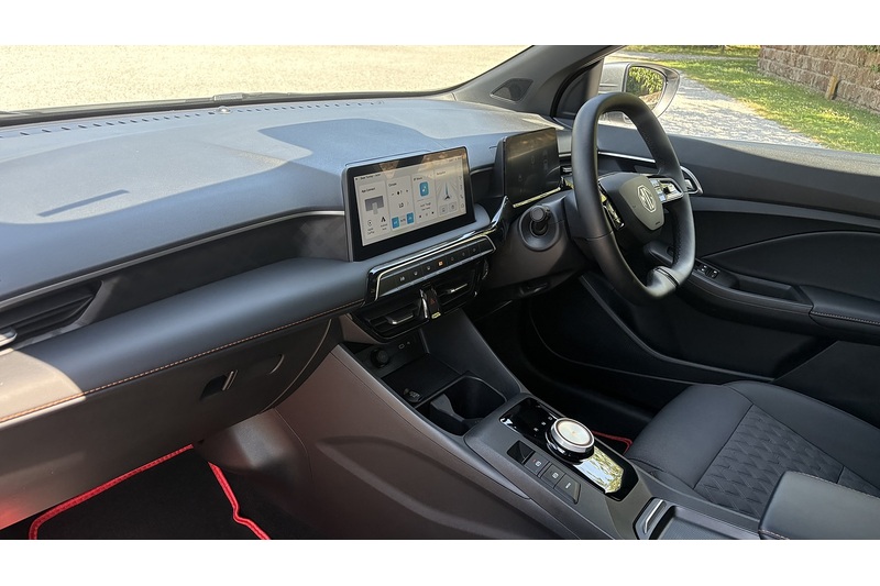 MG 1.5 Hybrid+ Trophy Hatchback 5dr Petrol Hybrid Auto Euro 6 (s/s) (194 ps)