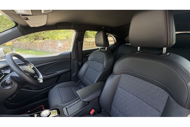 MG 1.5 Hybrid+ Trophy Hatchback 5dr Petrol Hybrid Auto Euro 6 (s/s) (194 ps)