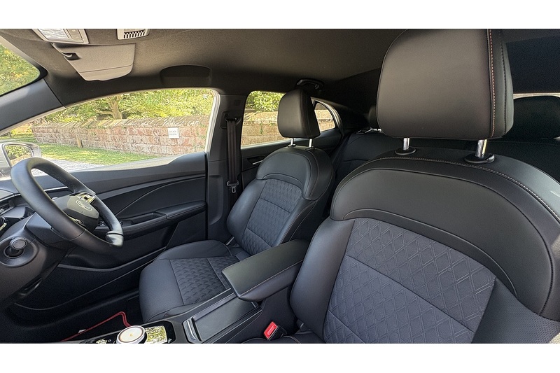 MG 1.5 Hybrid+ Trophy Hatchback 5dr Petrol Hybrid Auto Euro 6 (s/s) (194 ps)