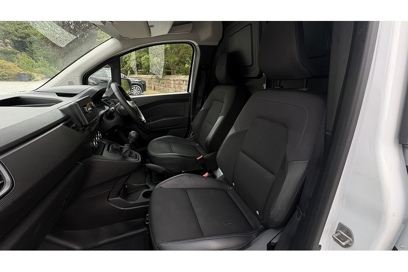 Renault 1.5 dCi Blue ENERGY ML19 Start Panel Van 6dr Diesel Manual MWB Euro 6 (s/s) (95 ps)
