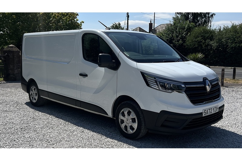 Renault LL30 BLUE BUSINESS PANEL VAN 130 MANUAL DIESEL