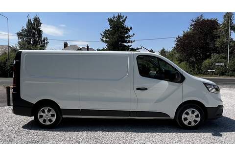 Renault TRAFIC, LL30 BLUE BUSINESS PANEL VAN 130 MANUAL DIESEL