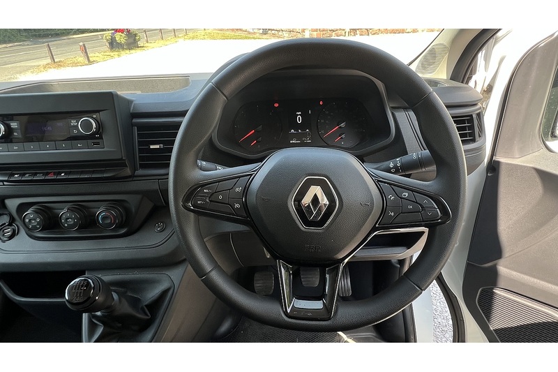 Renault LL30 BLUE BUSINESS PANEL VAN 130 MANUAL DIESEL