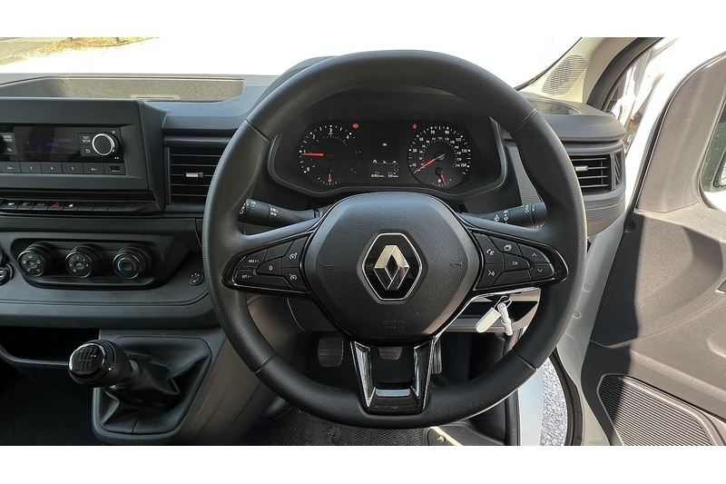 Renault LL30 BLUE BUSINESS PANEL VAN 130 MANUAL DIESEL