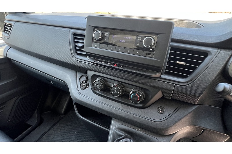 Renault LL30 BLUE BUSINESS PANEL VAN 130 MANUAL DIESEL