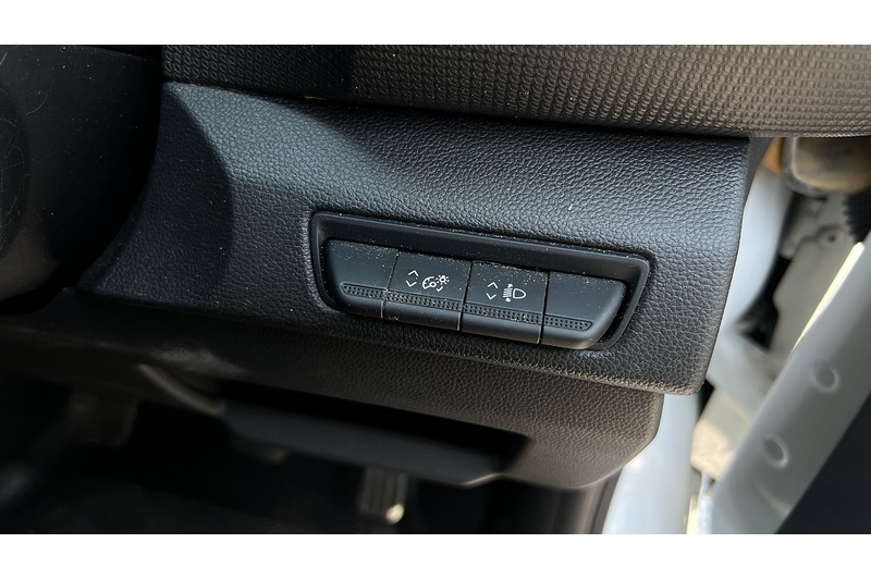 Renault LL30 BLUE BUSINESS PANEL VAN 130 MANUAL DIESEL