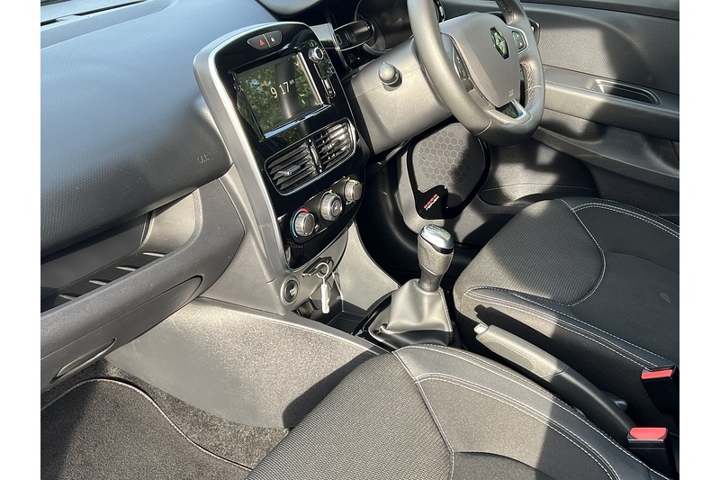 Renault 0.9 TCe Iconic Hatchback 5dr Petrol Manual Euro 6 (s/s) (90 ps)