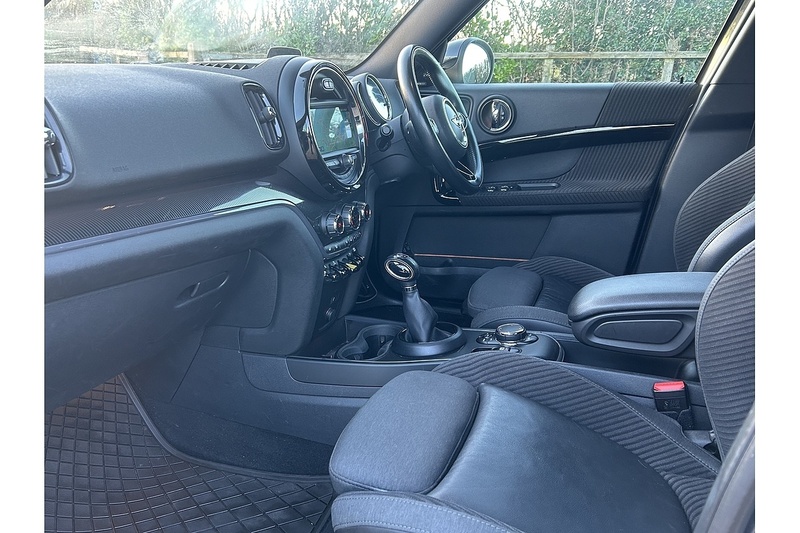 MINI 1.5 7.6kWh Cooper SE SUV 5dr Petrol Plug-in Hybrid Auto ALL4 (s/s) (224 ps)