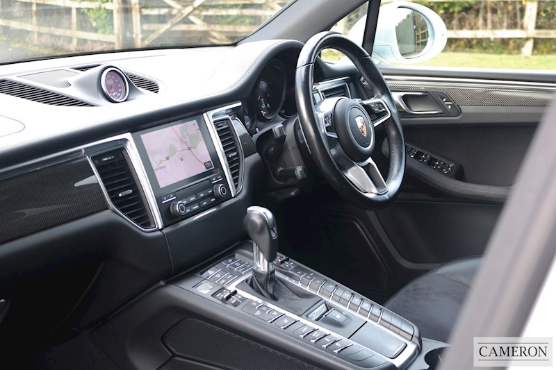 Porsche 3.0T V6 GTS 3.0 5dr SUV Automatic Petrol